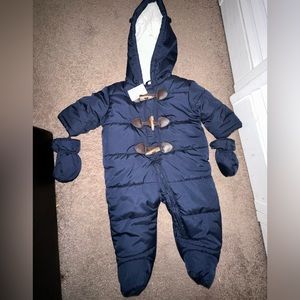 BABY WINTER PUFFER ONESIE COAT 0-3 months with tags